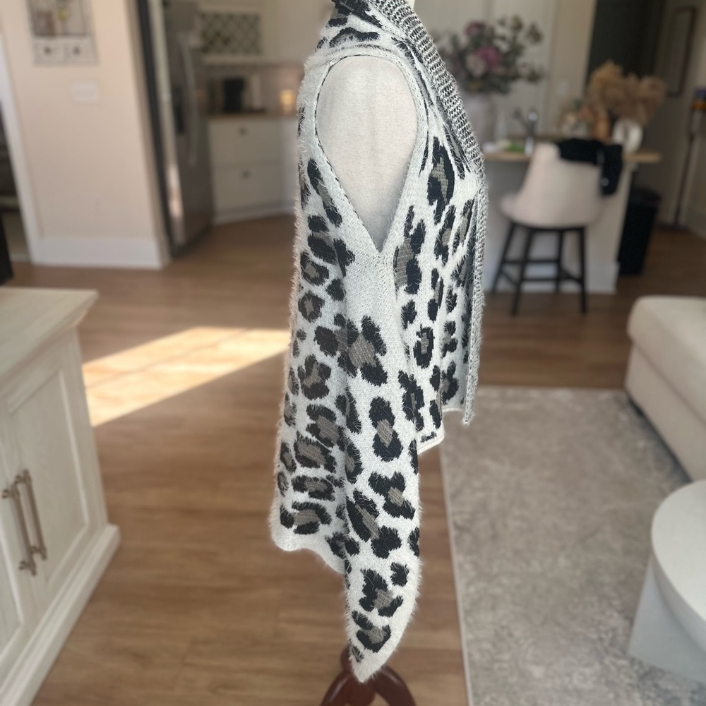 Leopard Print Open Front Cardigan - Picture 4 of 6